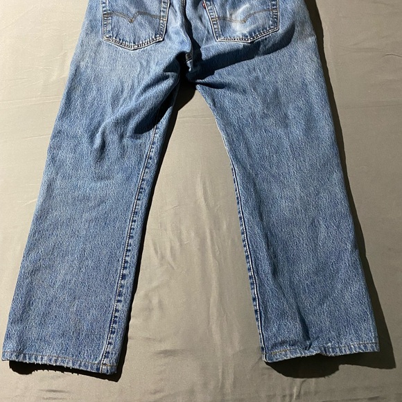 Levi's Men's Straight Jeans in Distressed Blue - Picture 12 of 12